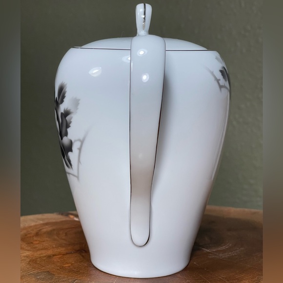 Fukagawa Arita Hand Painted Teapot - Picture 6 of 16